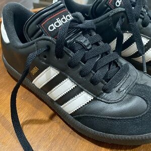 Adidas Sambas Classes Indoor Soccer Like New Size 2.5 Boys